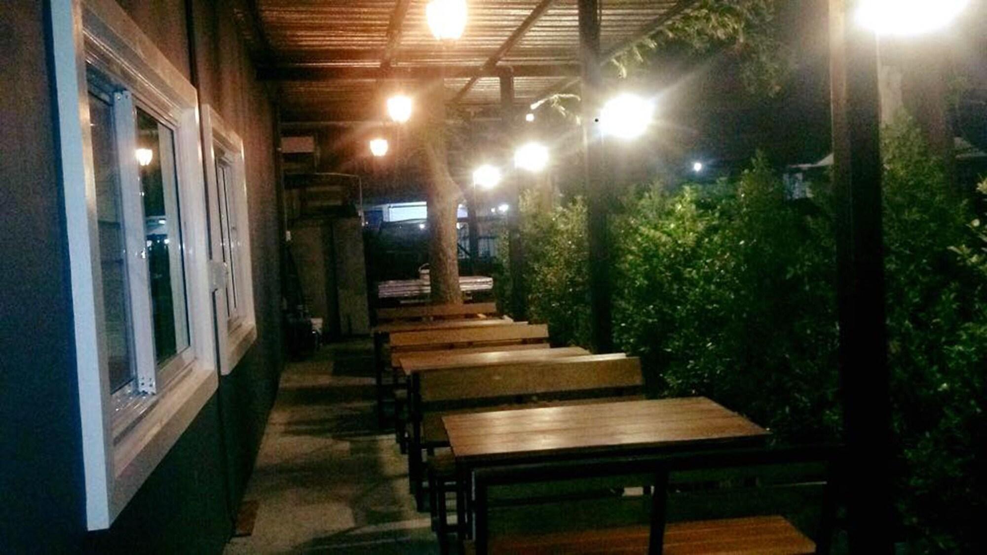 쿤 호스텔 나콘라차시마 외부 사진